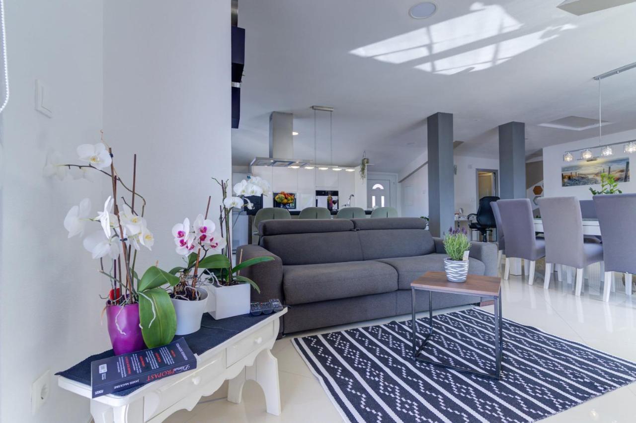 Apartment Cosic Green 克罗诺维察 外观 照片